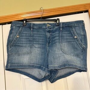 Torrid Carpenter denim shorts